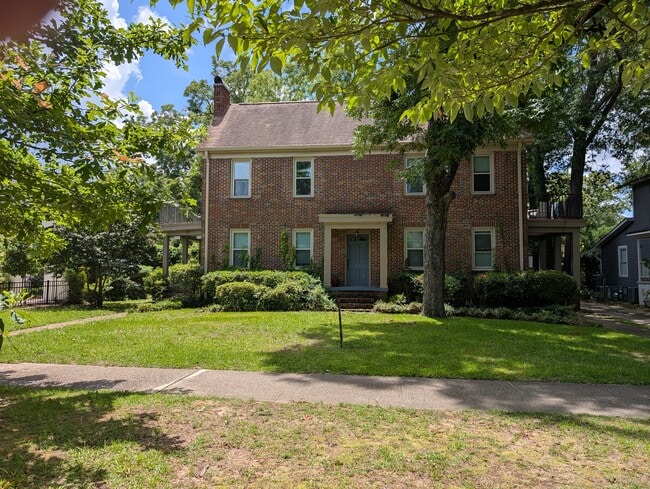 Building Photo - 2732 Blossom St Unit 2732