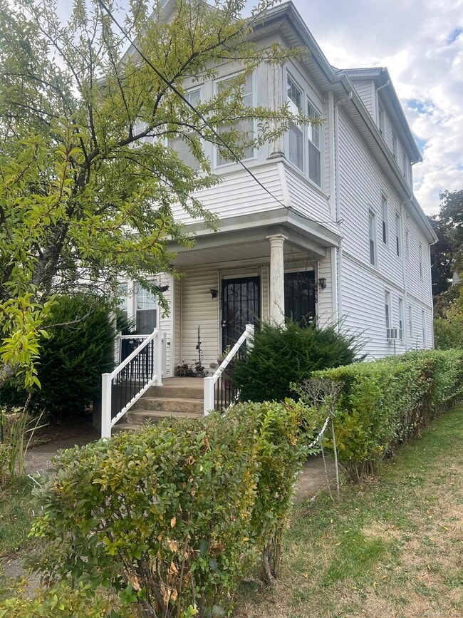 Building Photo - 1458 Dixwell Ave Rental