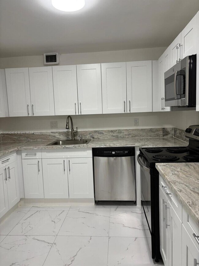 Photo - 18151 NE 31st Ct Unit 707