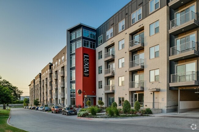 Building Photo - Luxia Midtown Park Rental