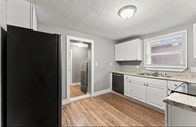 2150 Morehouse Rd Unit Rooms for Rent