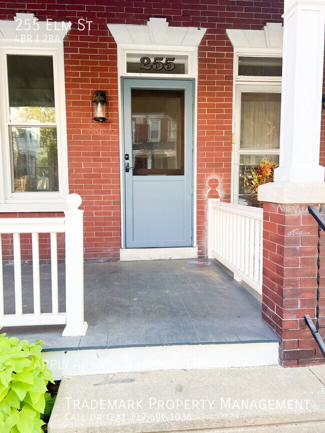 Great Spacious 4 Bedroom West End Duplex Townhome Townhome Rental in