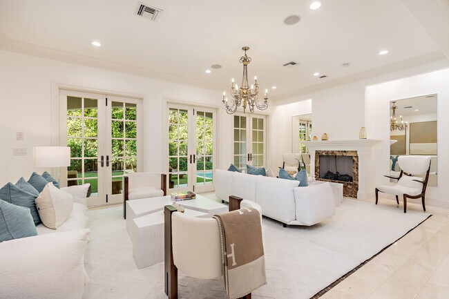 Photo - 233 El Pueblo Way