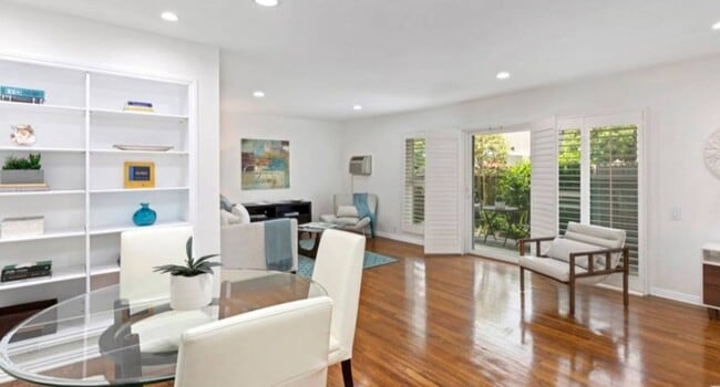 Building Photo - 11120 Queensland St Unit E47