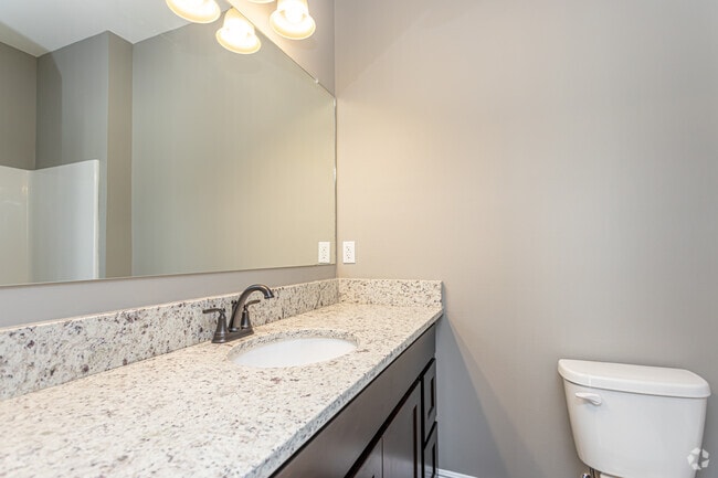 2BR, 2BA - 1,100SF