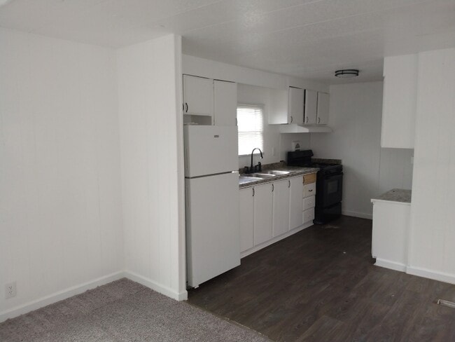 Building Photo - 15770 E Colfax Ave Rental