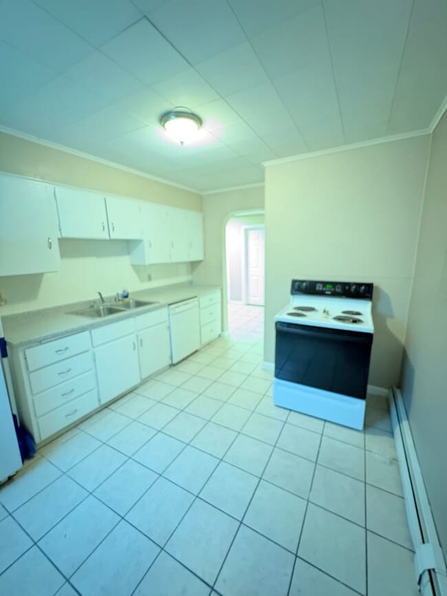 Photo - 590 Goebel St Unit 2