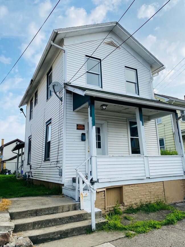 Building Photo - 2 bedroom single family home ready now