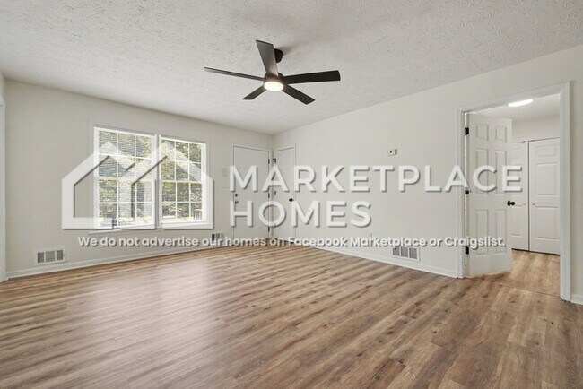 Photo - 1025 Walker Pl Dr