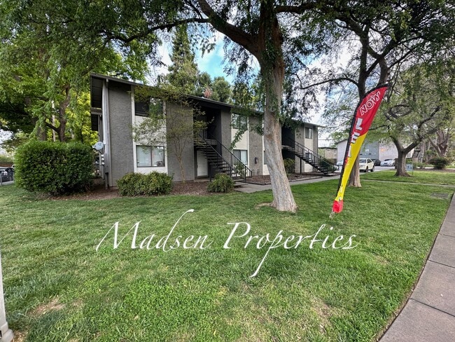 Photo - 1340 W 4th St Unit 2