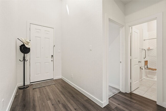 Photo - 15647 Roscobie Park Dr