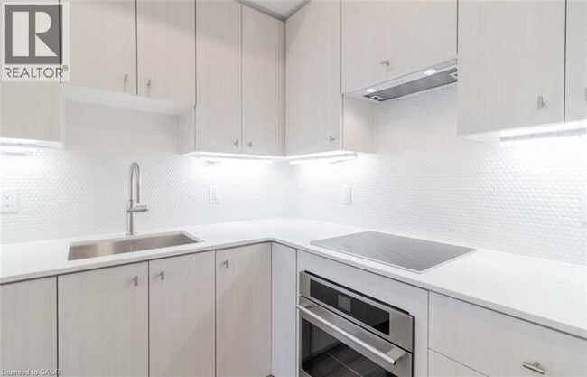 Photo - 5 Wellington St S Unit 1611