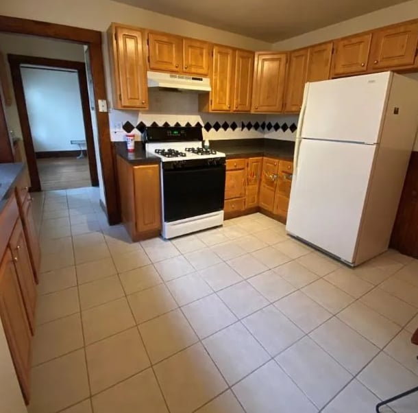 Building Photo - 178 Calumet St Unit 1 Rental
