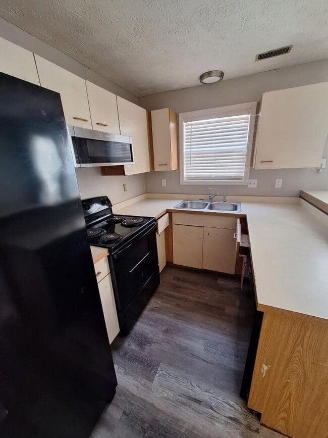 Photo - 1002 Brookhollow Dr Unit 5