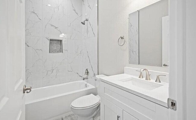 Photo - 132 NW 11th Ave