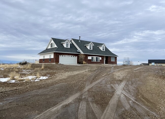 Photo - 395 Blakeland Dr