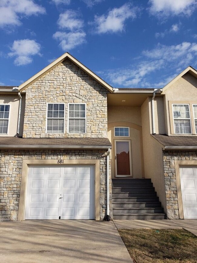 Photo - Beautiful Gardner Townhome-Available in MAY!!