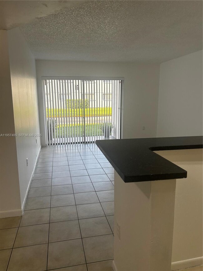 Photo - 7110 NW 179th St Unidad 110