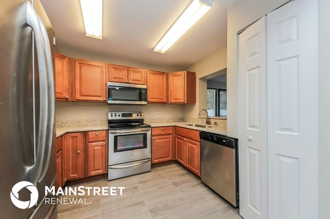 Photo - 660 McKinley Ct