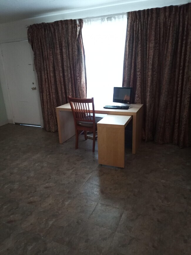 Photo - 4910 NE 18th Ave