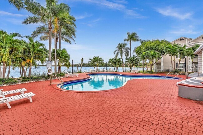 Photo - 2831 N Oakland Forest Dr Unit 103