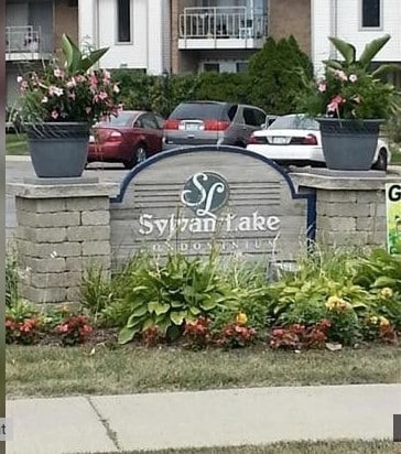 Building Photo - 1653 Cass Lake Rd Unit A