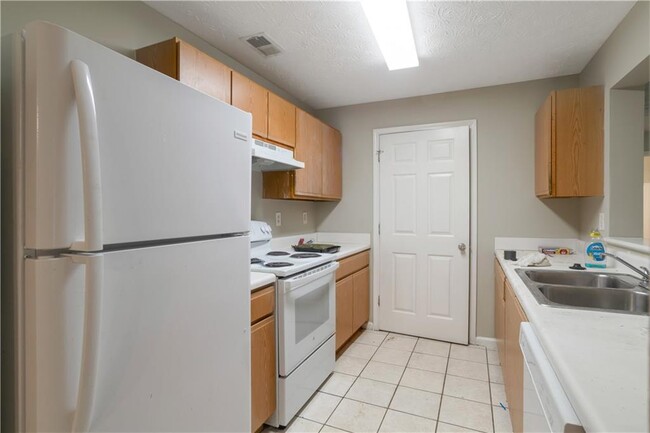 Building Photo - 6302 Fairington Village Dr Rental