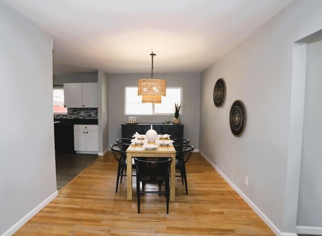 Photo - Spacious 5-Bed Gem with Finished Basement ...