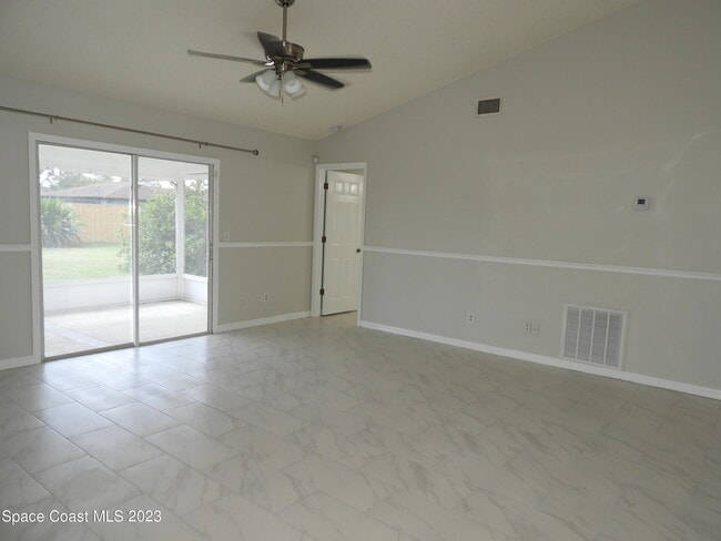 Photo - 1904 Brookside St NE