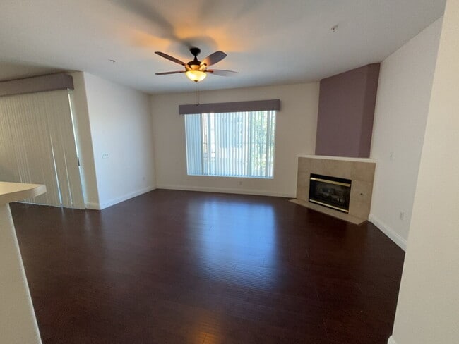 Photo - Resort Style Community, 2 Bed / 2 Bath / 1 Pvt. Garage, Apartment waiting for you!. Unit #212 BLDG 3