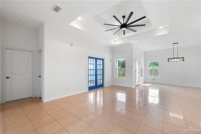 Photo - 22 E Beech St