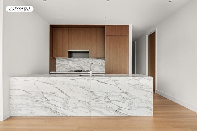 Photo - 15 E 30th St