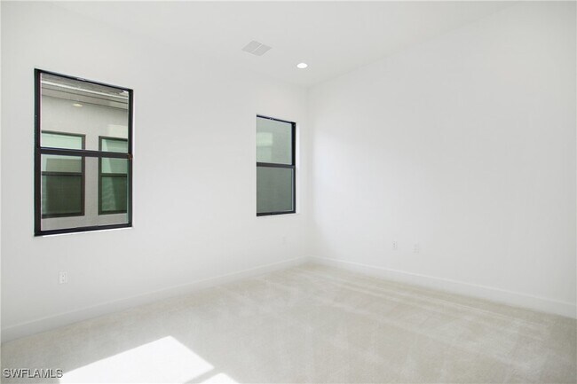 Photo - 20195 Ainsley St