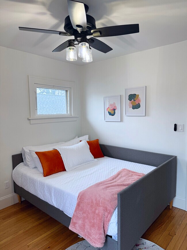 Photo - 3888 W 157th St