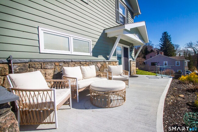 Photo - 14 Lake Dr N