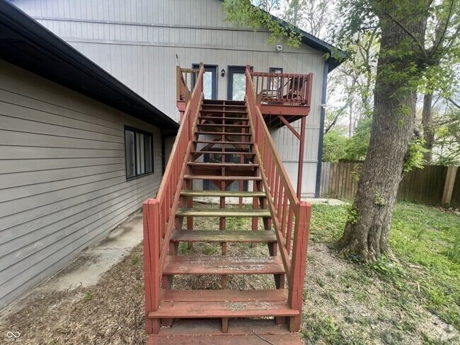 Building Photo - 945 Fox Hill Dr Rental
