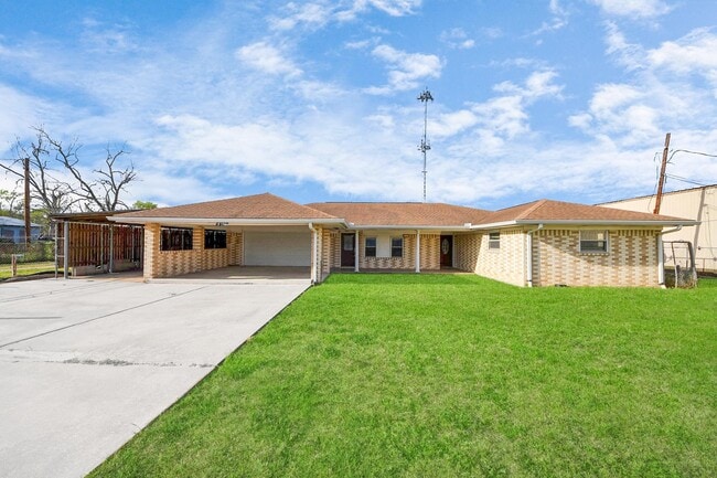 Photo - 4402 Ludwig Ln