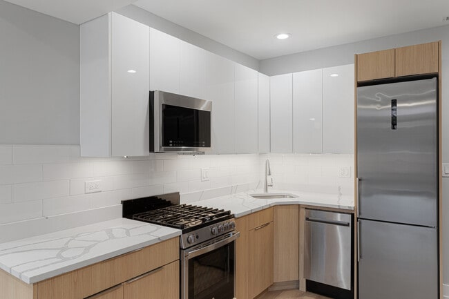 Photo - 1556 W Juneway Terrace Unit 3L