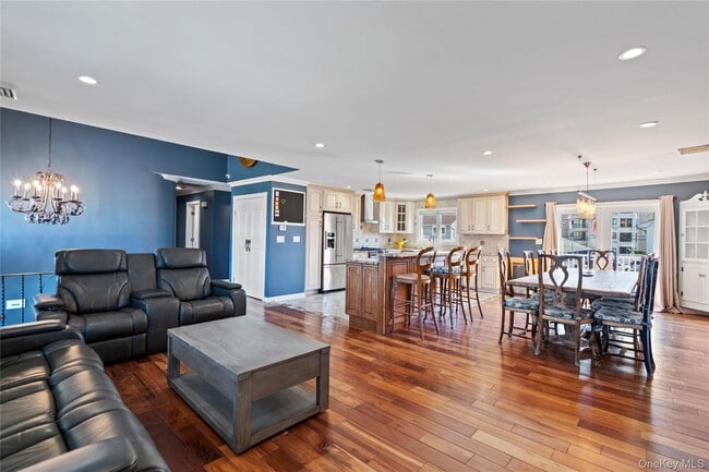 Photo - 539 Nassau Ave