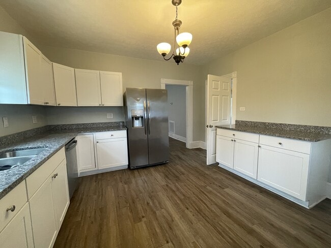 Photo - 415 Grove St