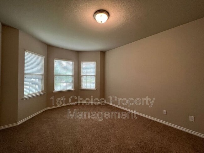 Photo - 3721 Fossil Tree Ln