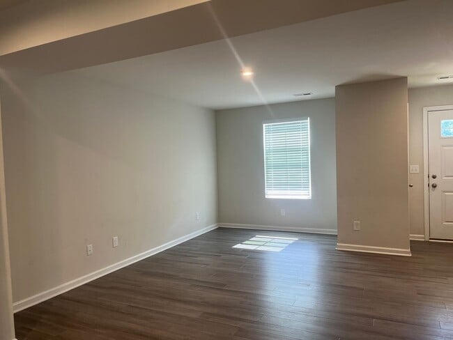 Photo - 3BR/2.5BA Townhouse in Hampton Townes