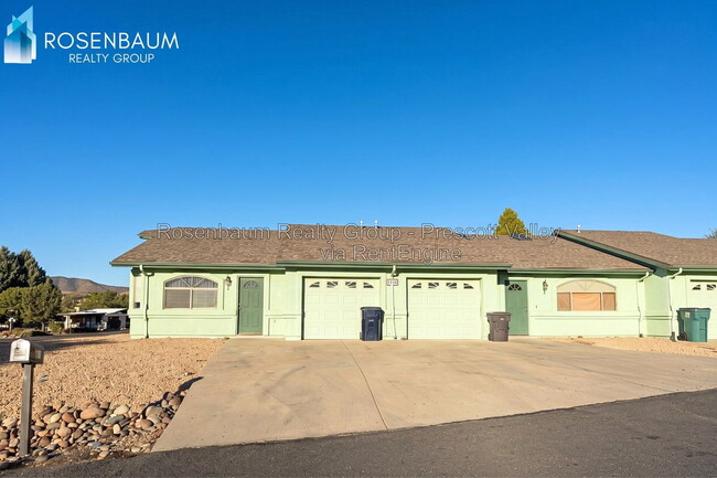 Building Photo - 1200 Barzona Ave Unit 1