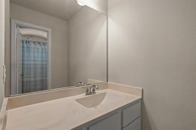 Building Photo - 5010 Aspen Rd Rental