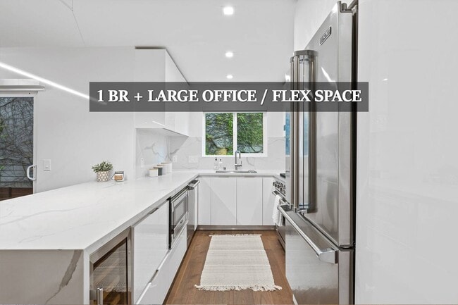 Building Photo - Element WeHo