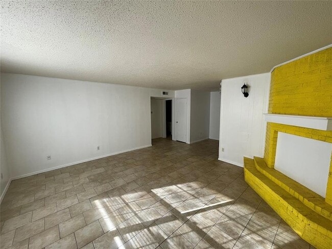 Photo - 401 SE 12th St Unit 105