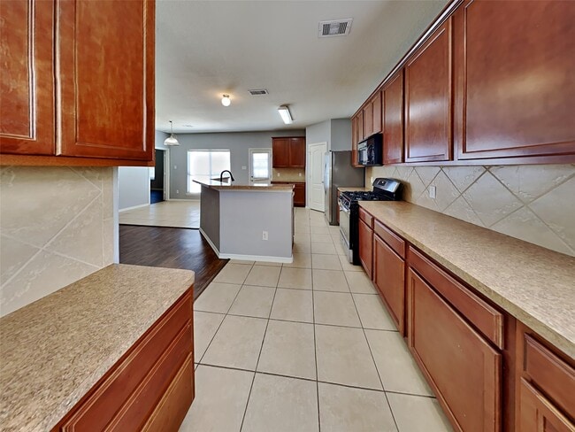 Photo - 1011 High Lane Court