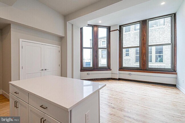 Photo - 1300 S 19th St Unit 303