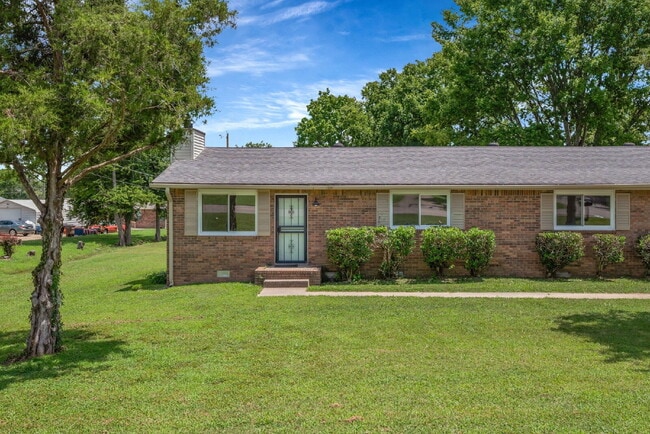 Photo - Furnished, remodeled 2BR near Nashville hospitals, all utilities and WiFi included, updated kitch...