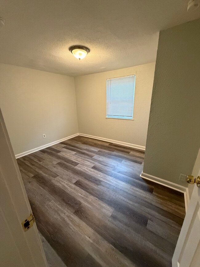 Primer dormitorio - 505 Davis Ave Unidad B